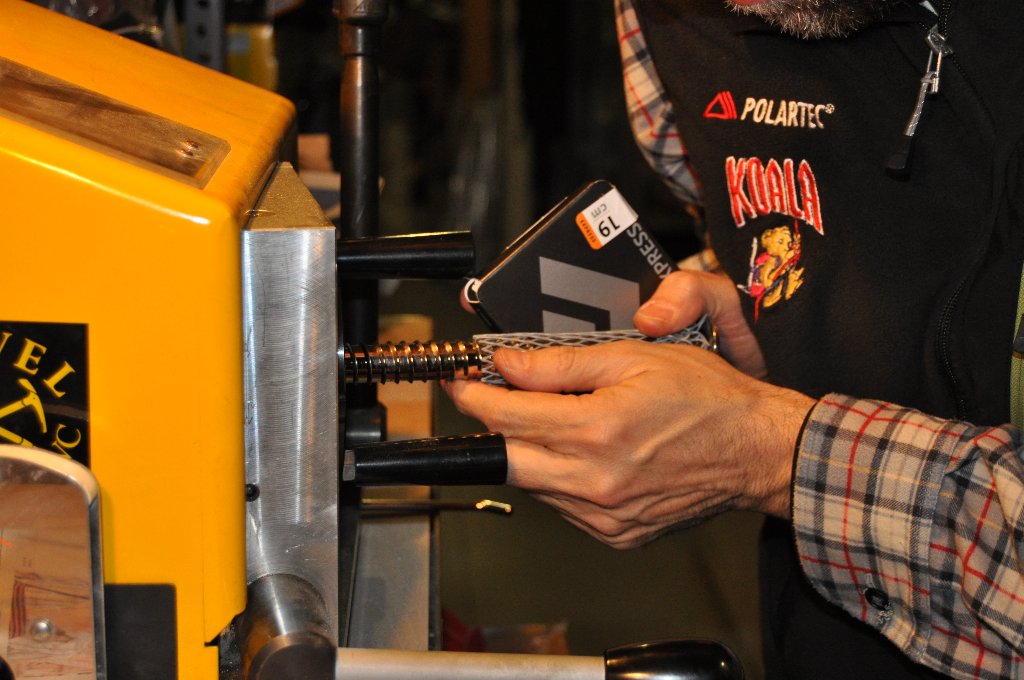 Taller de materiales_Afilado_Tornillos_Hielo_Deportes_Koala_Alpinismo