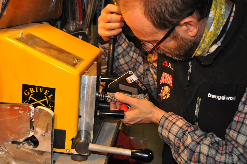 Taller de materiales_Afilado_Tornillos_Hielo_Deportes_Koala_Alpinismo